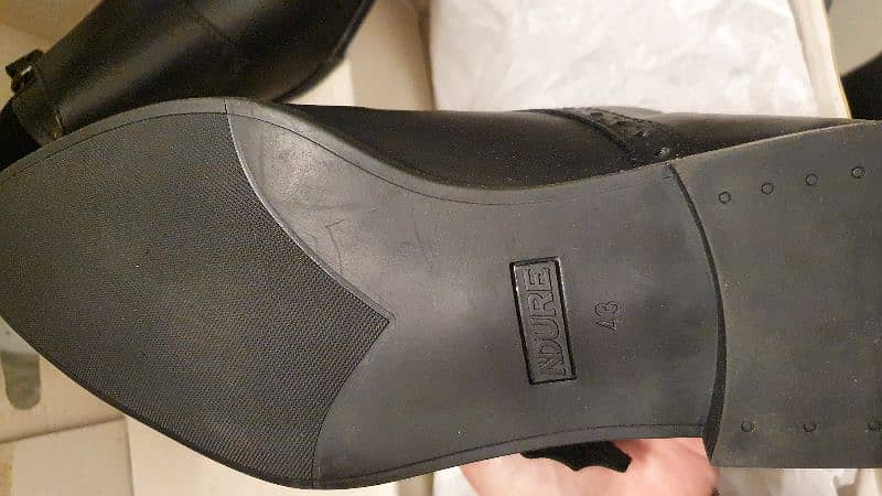 BRAND NEW UNUSED LEATHER SHOE 1