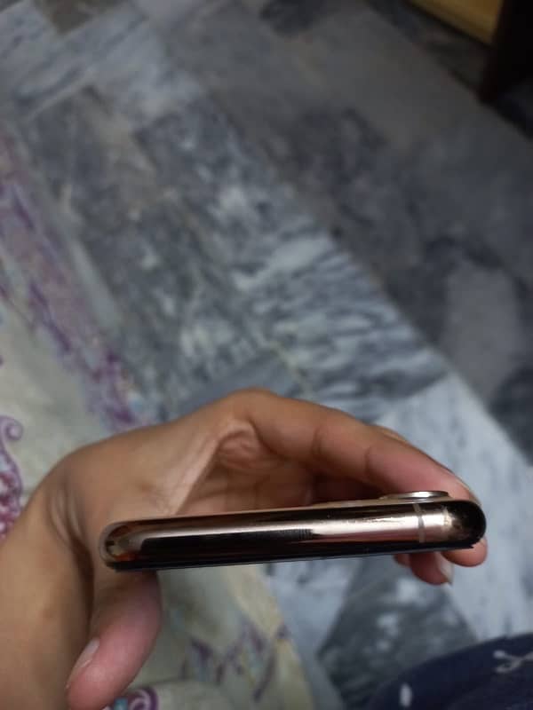 iPhone XS Max PTA APPROVED (64 GB) 4