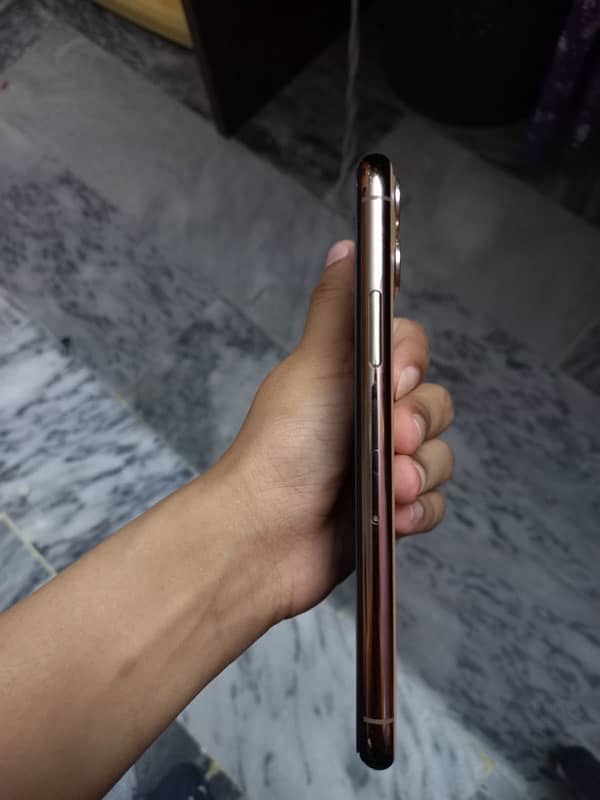 iPhone XS Max PTA APPROVED (64 GB) 6