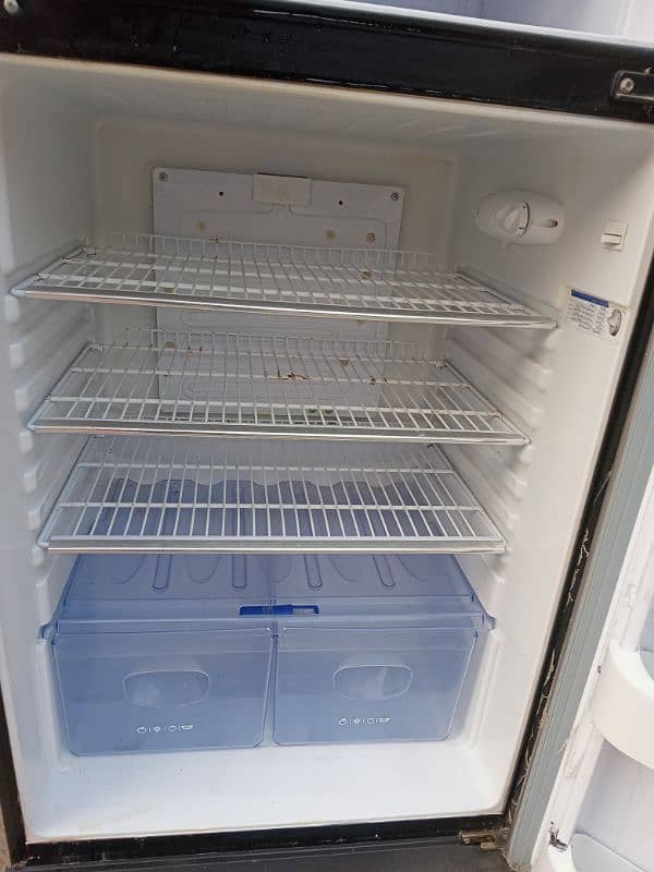 Orient medium size fridge 5