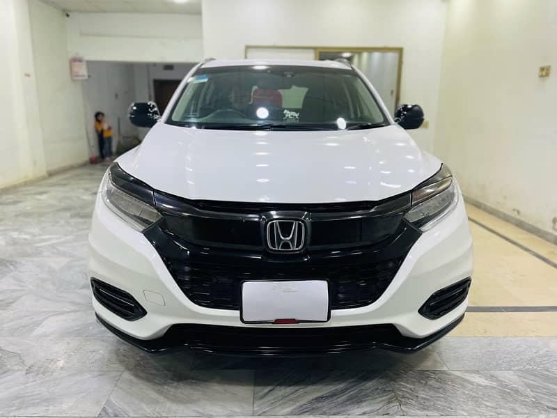 Honda vezal Z pakeges Full option 13