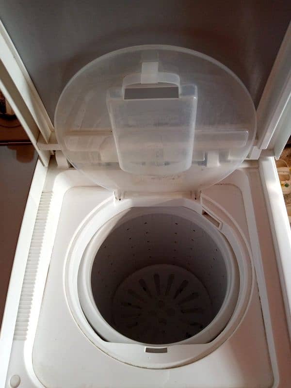 Washing Machine Kenwood With dryer 4