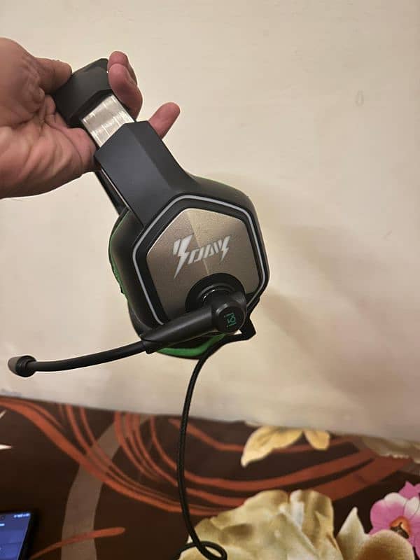 Gaming Headphones with Sensitive mic 1