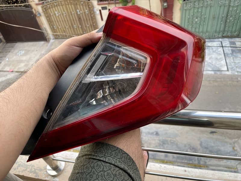 Honda civic 2017-2021 tail light for sale 3