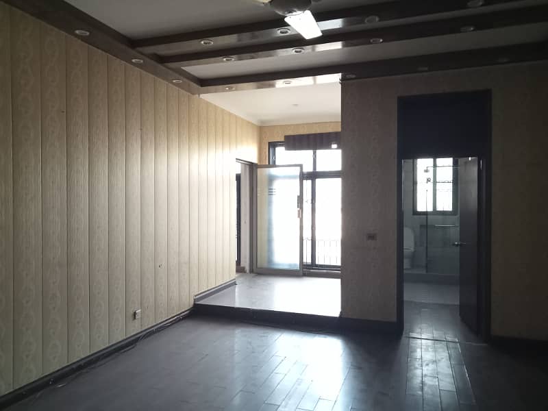 CANTT,COMMERCIAL HOUSE FOR RENT GULBERG GARDENTOWN MOLDEL TOWN SHADMAN LAHORE 9