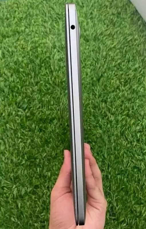 MacBook Pro 2017  (256Gb) good condition WhatsApp(03274117805) 4