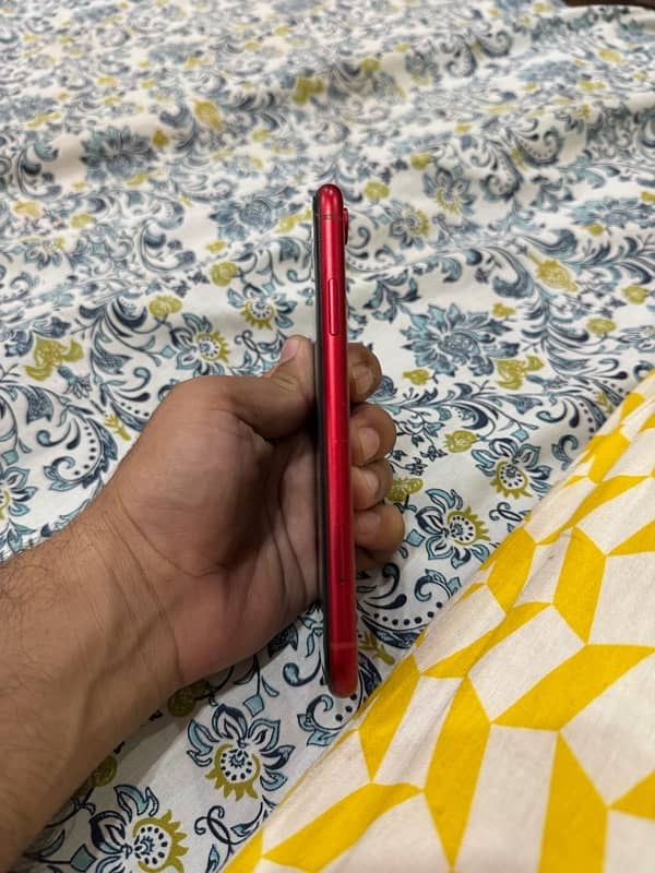 iPhone XR 64GB PTA Approved RED 4