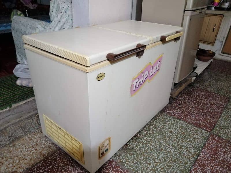 Waves Refrigerator freezer for Sale 1