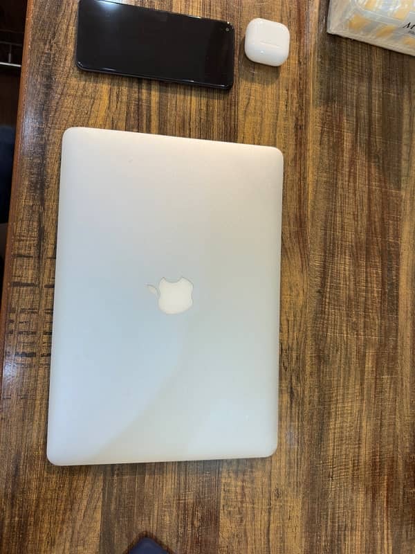 Apple Macbook Air 0