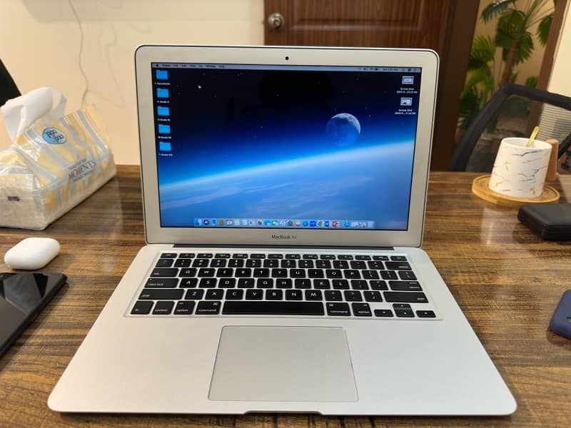 Apple Macbook Air 1