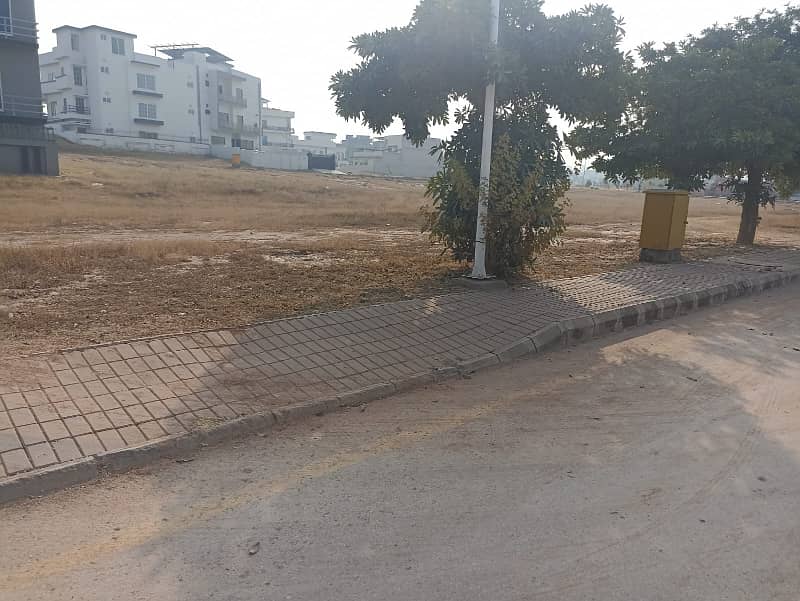 Prime 10 Marla Plot for Sale in Bahria Town Phase 8, Rawalpindi Block I 7