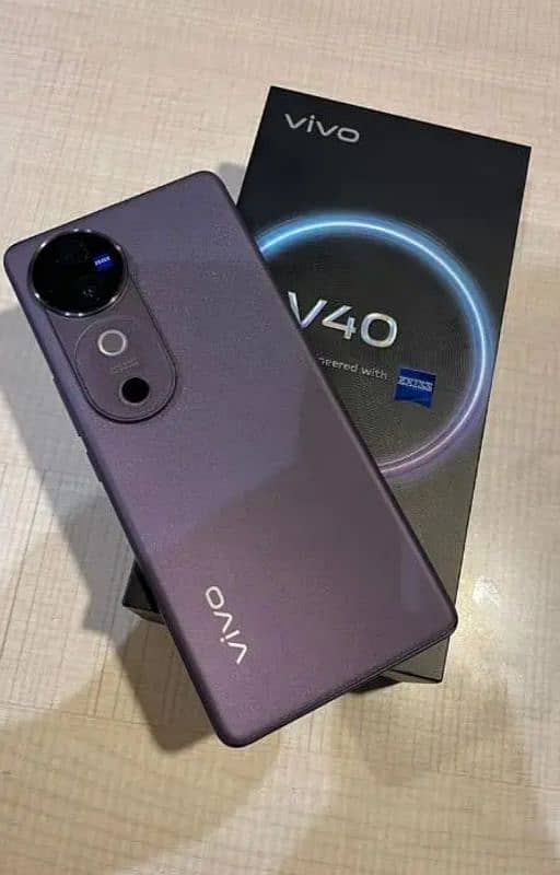 vivo v40 12/256  condition 10 by 10  full fresh mobile 2 month use 1