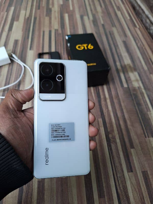 "Realme GT6 Chinese variant read description 1