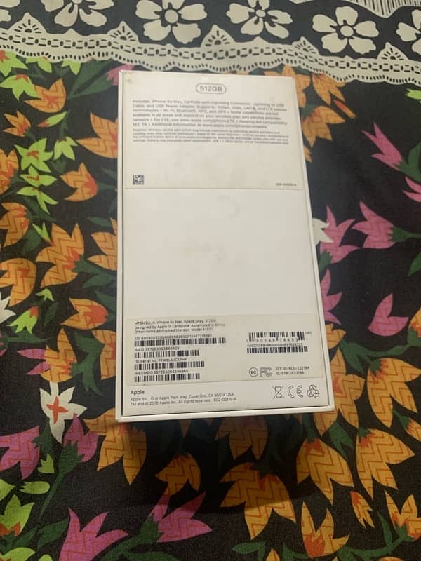 iphone XS MAX 512GB with box 15