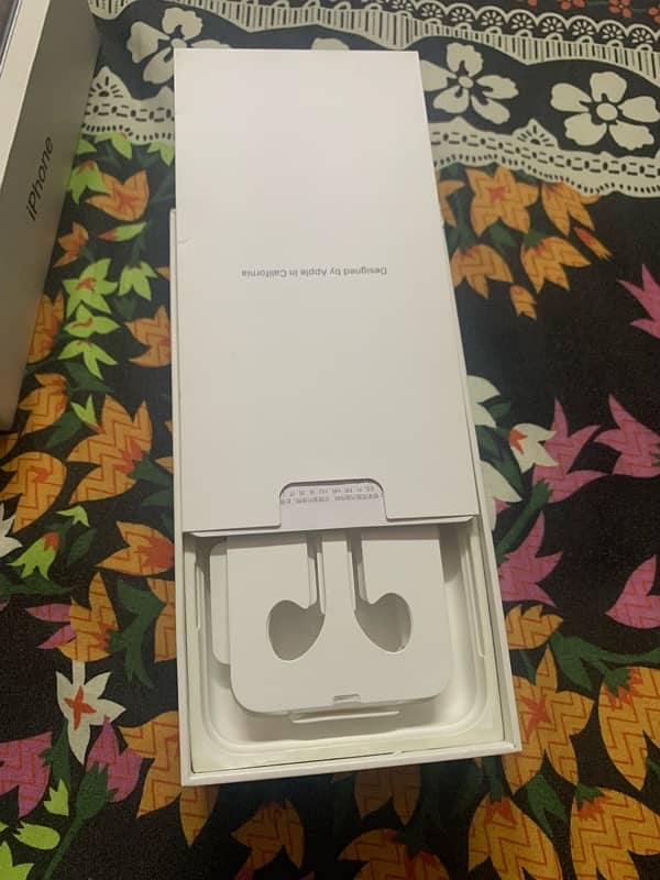 iphone XS MAX 512GB with box 17