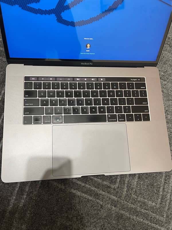 Macbook Pro 2018 i7 16GB 512 GB 2