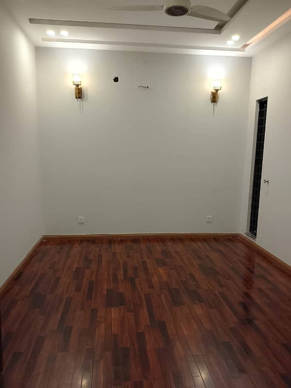 10 Marla upper portion available for rent in dha phase 9 town very good location 15