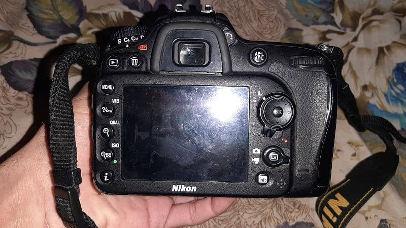 Nikon d7100 with 18-140mm lens original 0