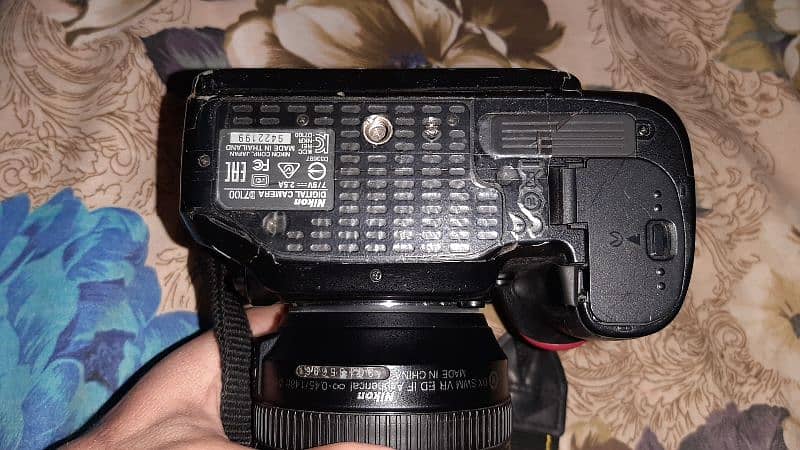 Nikon d7100 with 18-140mm lens original 2