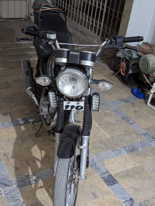 Suzuki GS 150 2