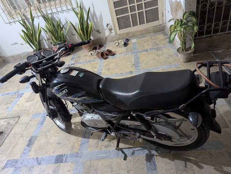 Suzuki GS 150 3