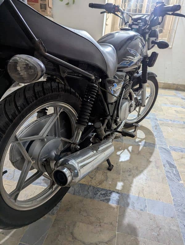 Suzuki GS 150 4