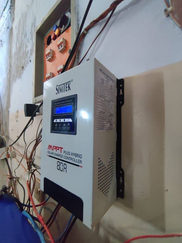 SimTek MPPT HYBRID CHARGE CONTROLLER 80 AMP 4