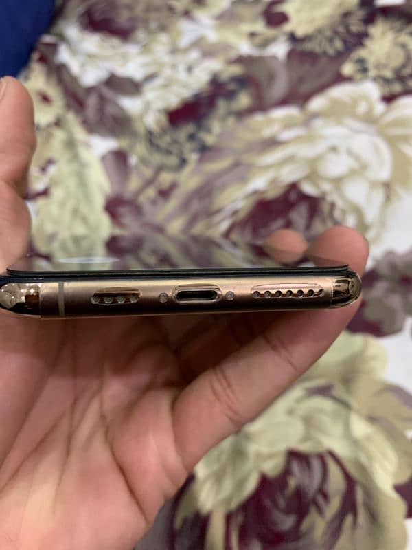 iphone 11 pro max Lush condition 2