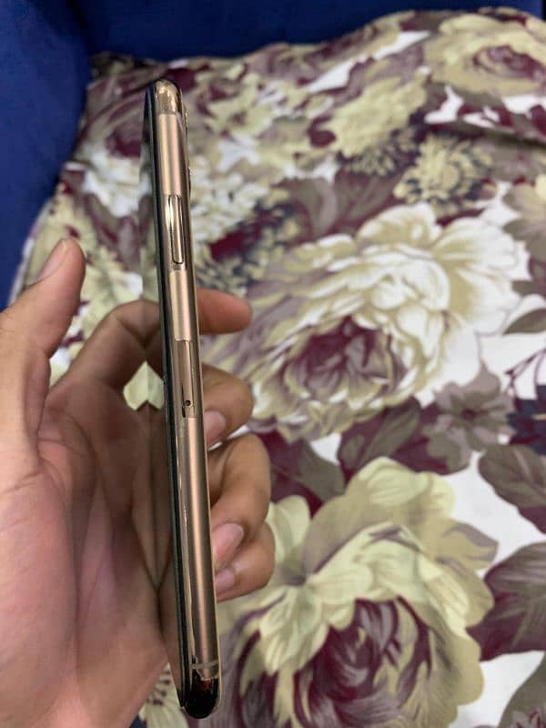 iphone 11 pro max Lush condition 3