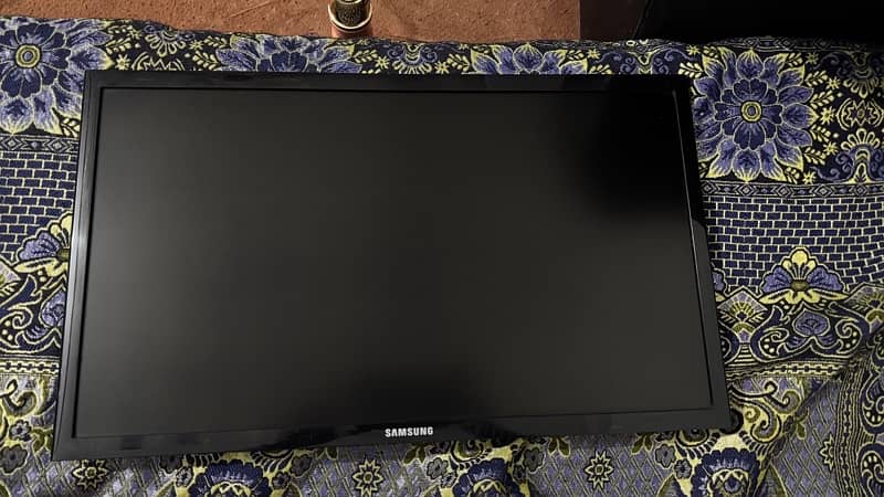 samsung led 21 inch for computer use or used for tv 0