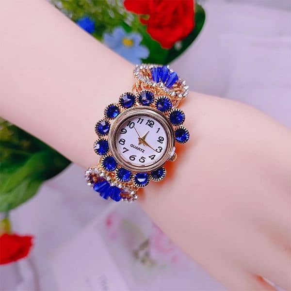 Korean Diamond Women’s Quartz Watch - Casual and Elegant 4