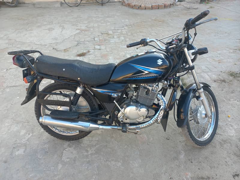 Suzuki GS 150 2015 2