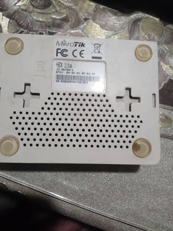 Mikrotik RB750r2 1