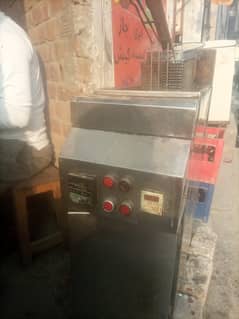 Electric gas fryer