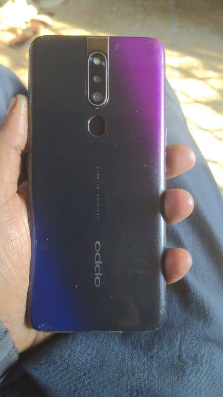 oppo f11 pro. bord dead he. 0