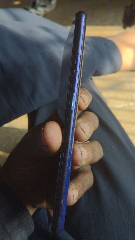 oppo f11 pro. bord dead he. 4