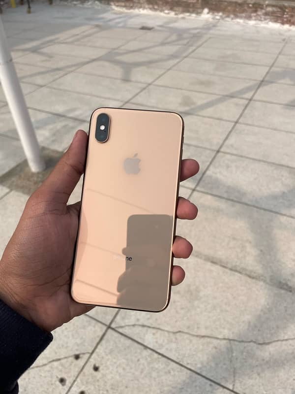 iphone xsmax256gb factory unlock scomsim working goleden color 2