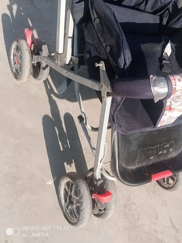 pram stroller with 8 big tyres 8