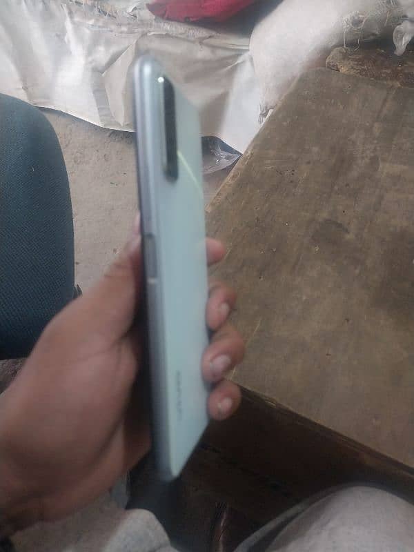 vivo y20 4ram 64gb  condition 8 by 10 4