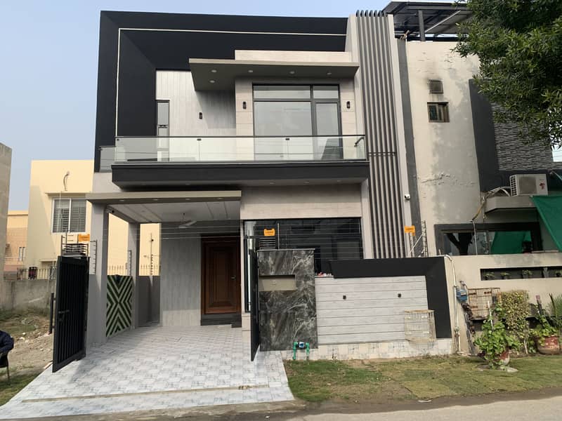 5 MARLA BEAUTIFULLY CONSTRUCTED HOUSE NEWLY BUILD IS AVAILABLE FOR SALE IN DHA PHASE 11 RAHBAR SECTOR 2 LAHORE 0