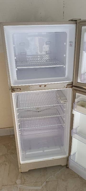 dawlance refrigerator for sale 3