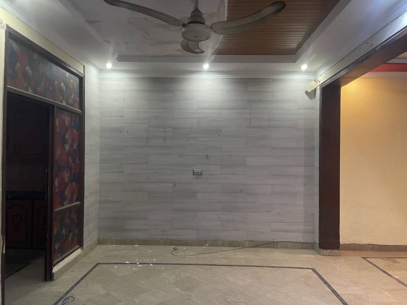 5 MARLA FULL HOUSE FOR RENT IN JOHAR TOWN NEAR TO EMPORIUM MALL 3