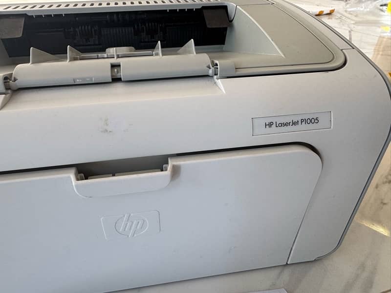 Hp LaserJet P1005 for Sale 2