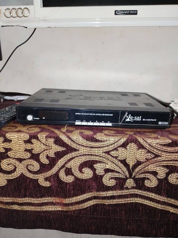 dish with receiver n remote 0