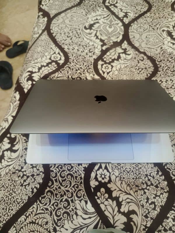 MacBook pro (2019_16 inch) Core i7, 16/512SSD 1