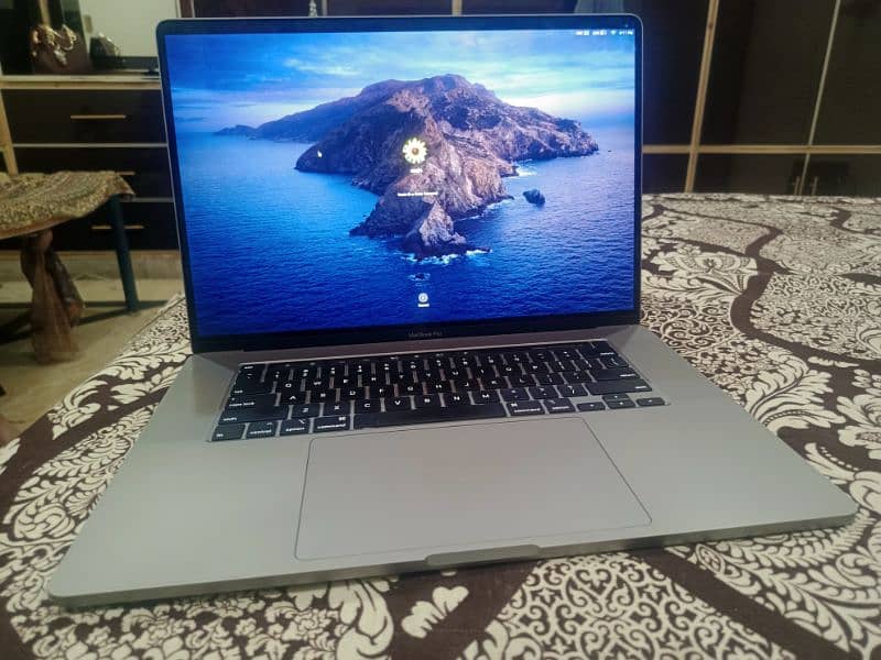 MacBook pro (2019_16 inch) Core i7, 16/512SSD 6