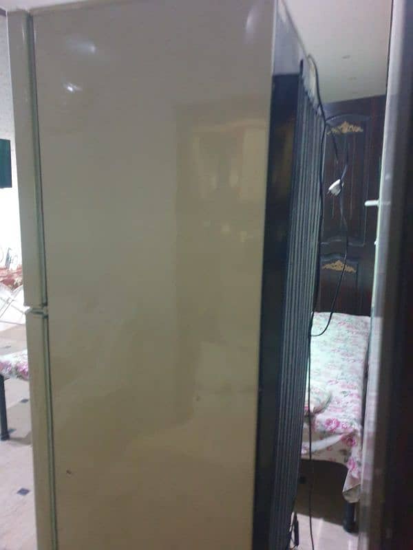 i am sale  PEL company frige for sale. 03006044638 4