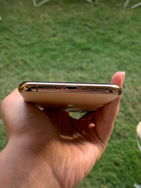 iPhone 11 Pro Max 64GB 88BH 4