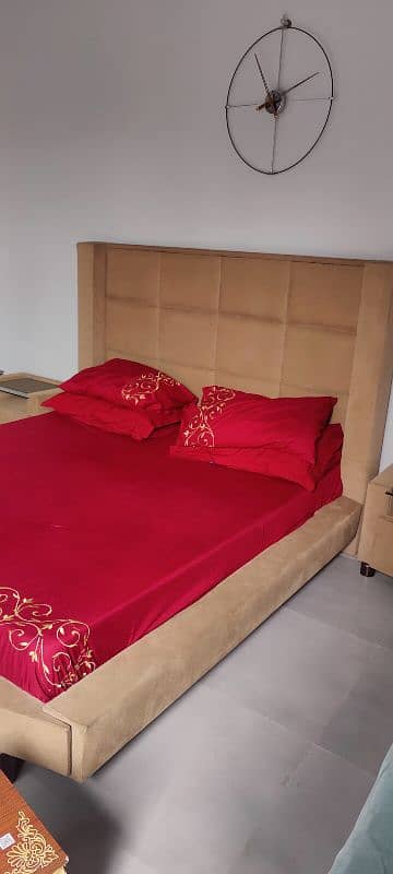 Bed set / King size bed / side tables / wooden bed for sale 1