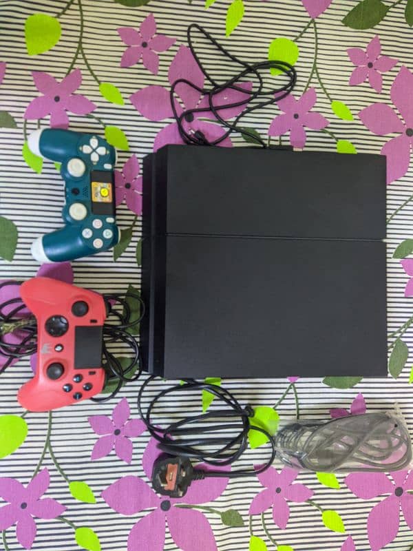 PS4 jailbreak Playstation 4 with 2 controllers 1